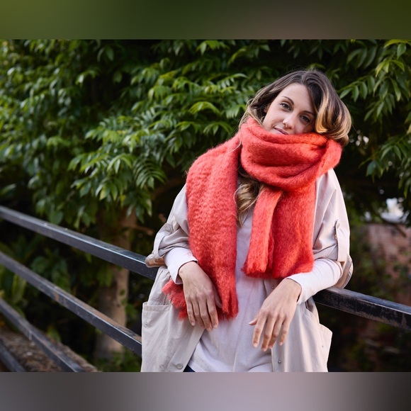 😎 Mantas Ezcaray Luxury Mohair Scarf 🧣 - Picture 2 of 9